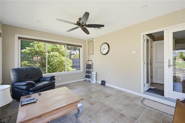 29 Sayles Hill Road, Lincoln, RI 02838