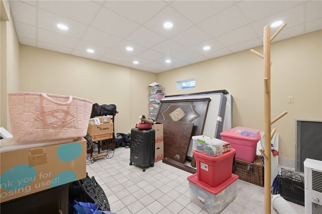 29 Sayles Hill Road, Lincoln, RI 02838