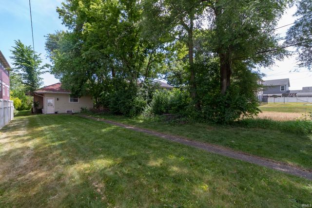 919 N Saint Louis Boulevard, South Bend, IN 46617