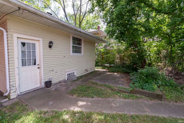 919 N Saint Louis Boulevard, South Bend, IN 46617
