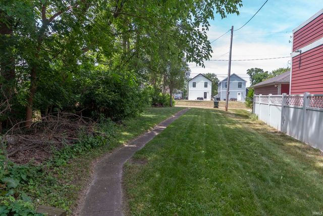 919 N Saint Louis Boulevard, South Bend, IN 46617