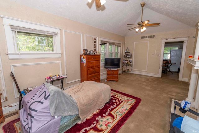919 N Saint Louis Boulevard, South Bend, IN 46617
