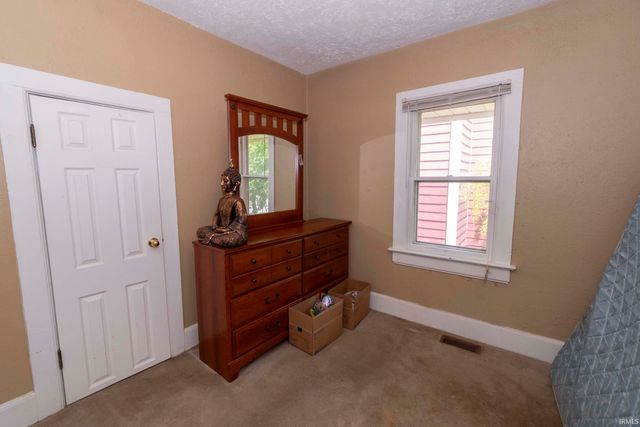 919 N Saint Louis Boulevard, South Bend, IN 46617