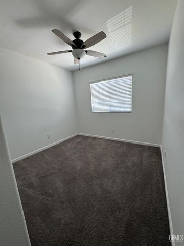 7210 Olen Arnold Avenue, Bakersfield, CA 93307