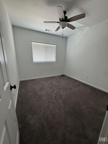 7210 Olen Arnold Avenue, Bakersfield, CA 93307