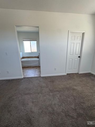 7210 Olen Arnold Avenue, Bakersfield, CA 93307