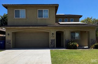 7210 Olen Arnold Avenue, Bakersfield, CA 93307