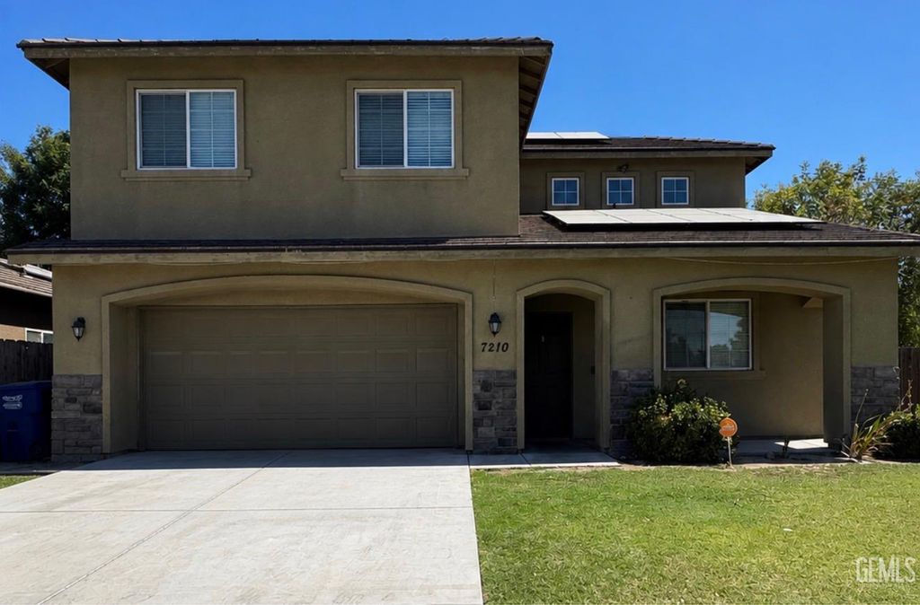 7210 Olen Arnold Avenue, Bakersfield, CA 93307