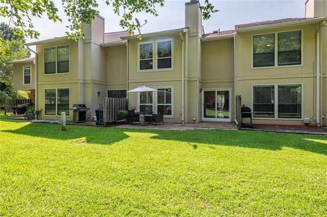 6391 Hawthorne Terrace, Peachtree Corners, GA 30092