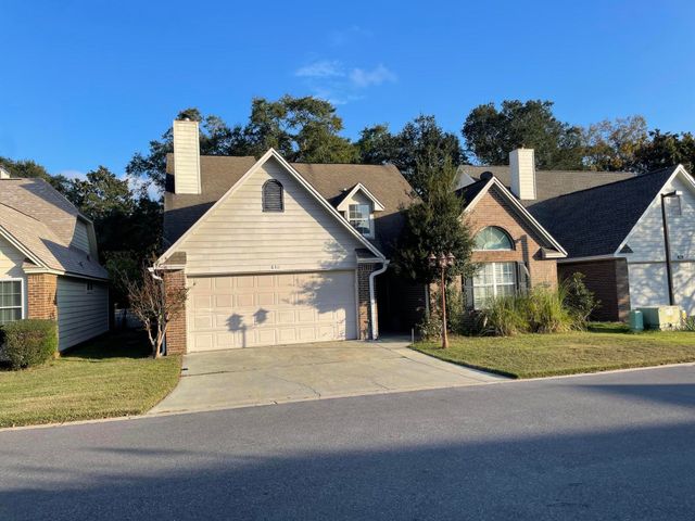 830 Fairway Lakes Drive, Niceville, FL 32578