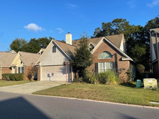 830 Fairway Lakes Drive, Niceville, FL 32578