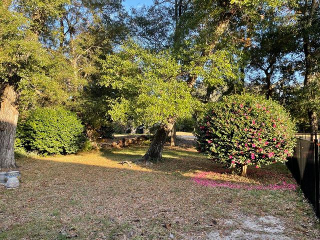 830 Fairway Lakes Drive, Niceville, FL 32578