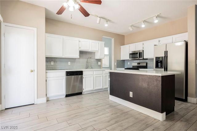 138 Camino Capri, Henderson, NV 89012