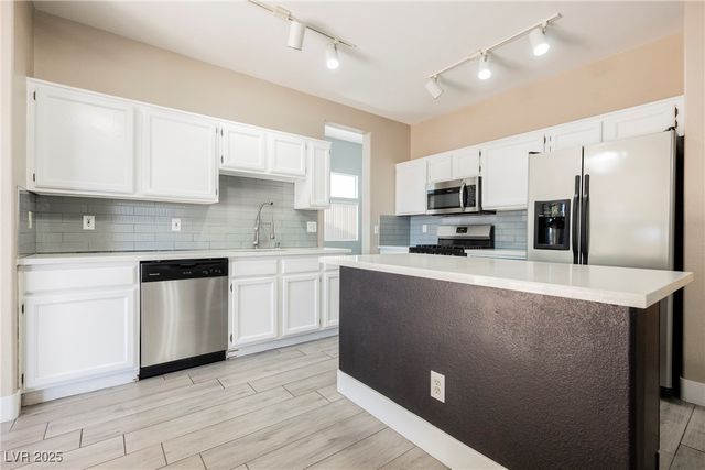 138 Camino Capri, Henderson, NV 89012