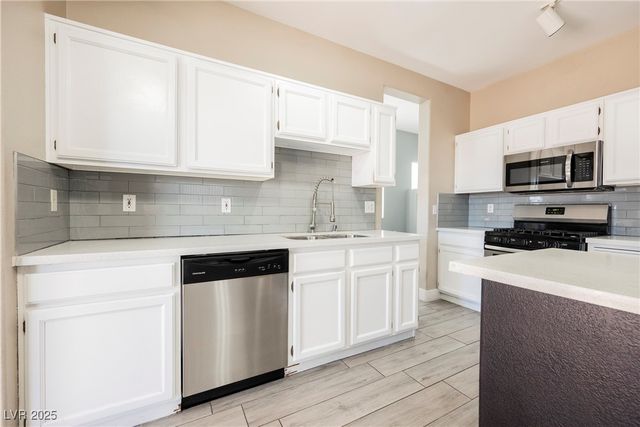 138 Camino Capri, Henderson, NV 89012