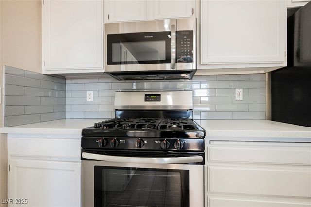 138 Camino Capri, Henderson, NV 89012