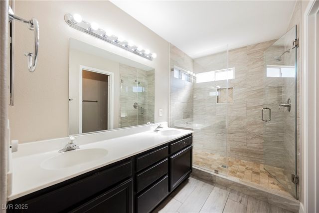 138 Camino Capri, Henderson, NV 89012