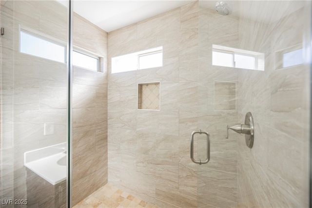 138 Camino Capri, Henderson, NV 89012