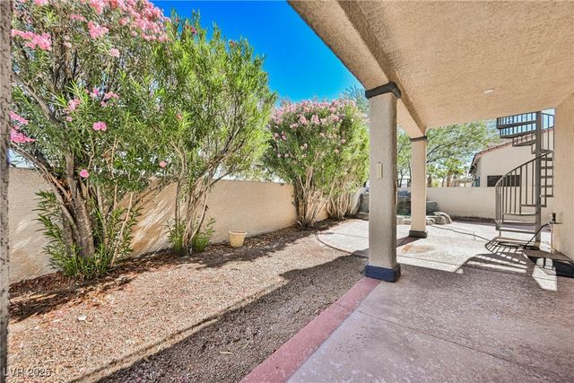 138 Camino Capri, Henderson, NV 89012