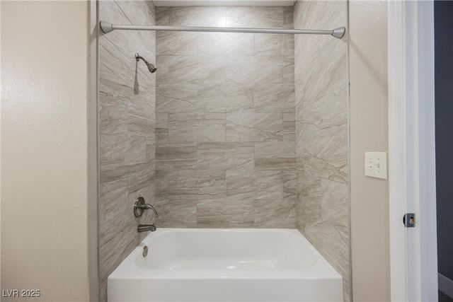 138 Camino Capri, Henderson, NV 89012