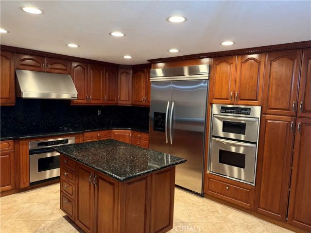 3 Harrisburg, Irvine, CA 92620