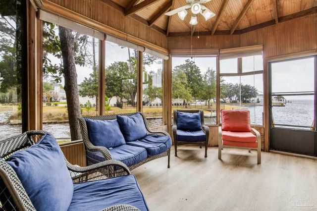 4725 Soundside Dr, Gulf Breeze, FL 32563