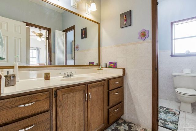 4725 Soundside Dr, Gulf Breeze, FL 32563