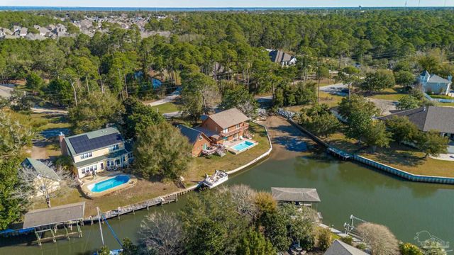 4725 Soundside Dr, Gulf Breeze, FL 32563
