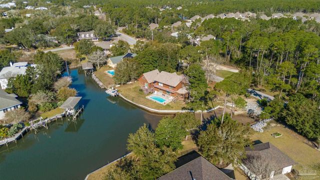 4725 Soundside Dr, Gulf Breeze, FL 32563
