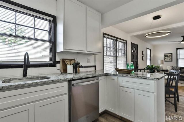7616 Stanwood Drive, St Louis, MO 63121