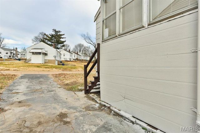 7616 Stanwood Drive, St Louis, MO 63121