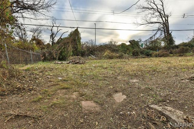 7616 Stanwood Drive, St Louis, MO 63121