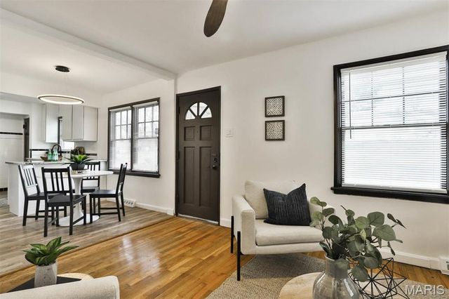 7616 Stanwood Drive, St Louis, MO 63121