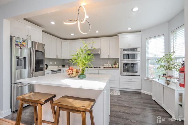110 Briarwood Drive, North Brunswick, NJ 08902