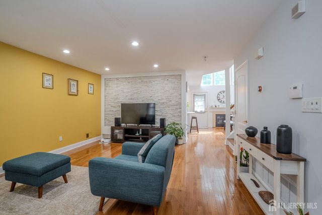 110 Briarwood Drive, North Brunswick, NJ 08902