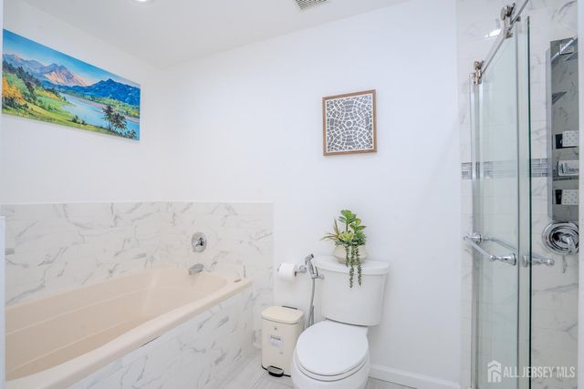 110 Briarwood Drive, North Brunswick, NJ 08902
