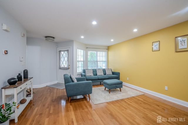 110 Briarwood Drive, North Brunswick, NJ 08902