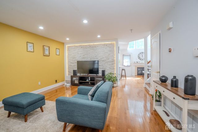 110 Briarwood Drive, North Brunswick, NJ 08902