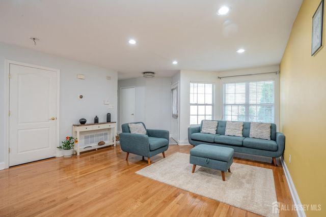 110 Briarwood Drive, North Brunswick, NJ 08902