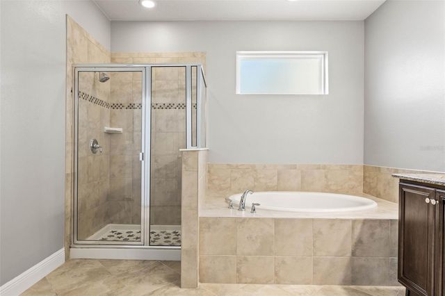 3204 MAPLERIDGE DRIVE, Lutz, FL 33558