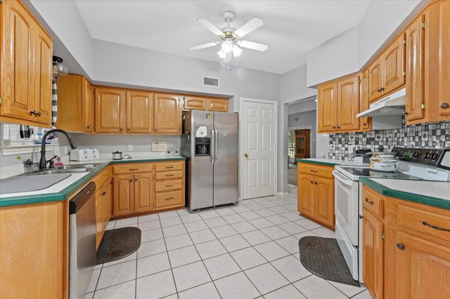 660 Rs County Road 1250, Emory, TX 75440