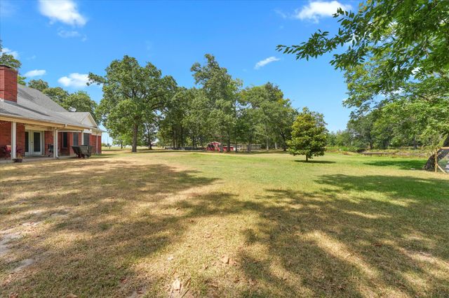 660 Rs County Road 1250, Emory, TX 75440