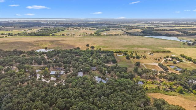 660 Rs County Road 1250, Emory, TX 75440