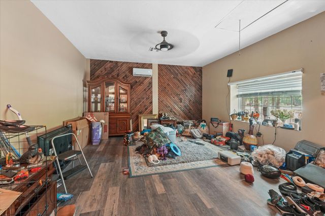 660 Rs County Road 1250, Emory, TX 75440