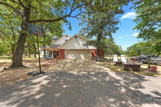 660 Rs County Road 1250, Emory, TX 75440