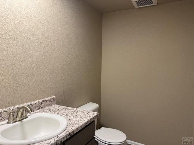 2410 Yankee Ct, Pueblo, CO 81008