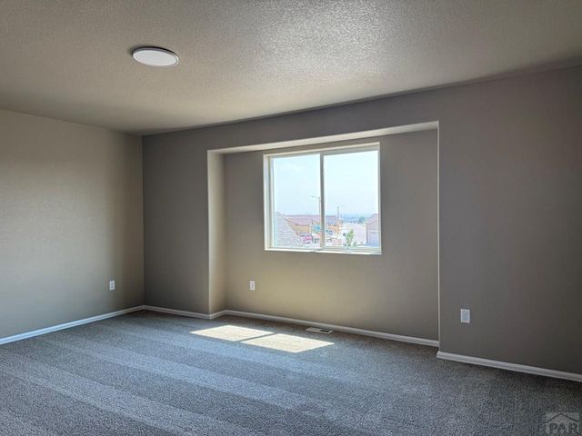 2410 Yankee Ct, Pueblo, CO 81008