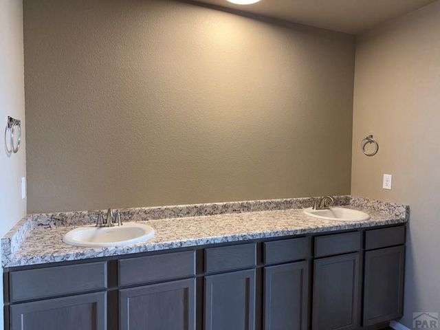 2410 Yankee Ct, Pueblo, CO 81008