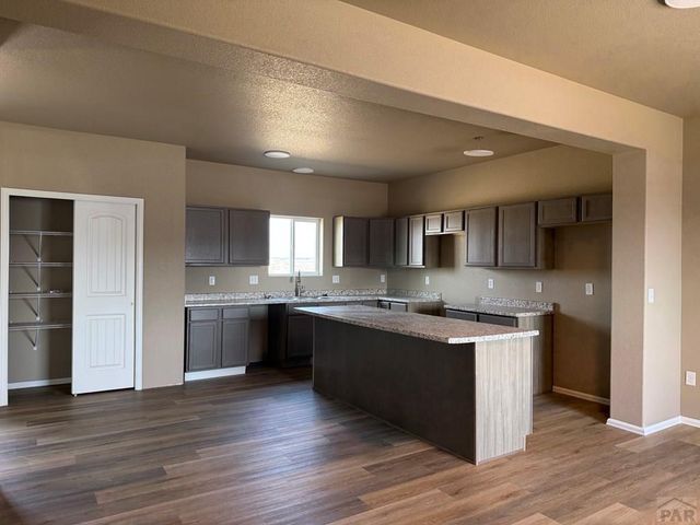2410 Yankee Ct, Pueblo, CO 81008
