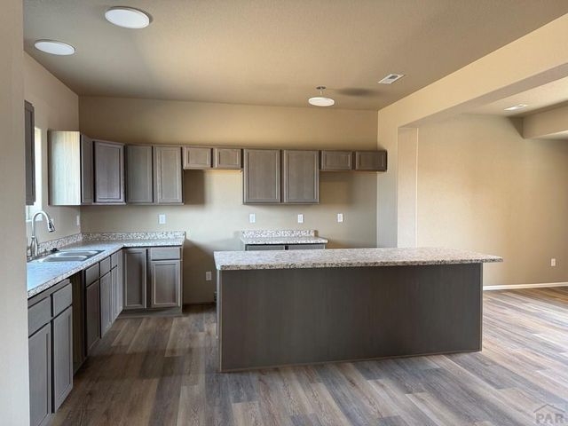 2410 Yankee Ct, Pueblo, CO 81008